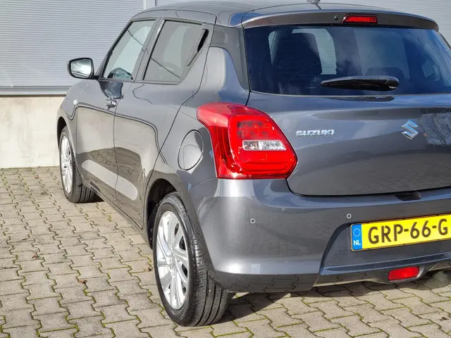 Suzuki Swift 1.2 Select Smart Hybrid 2023 Benzine 14