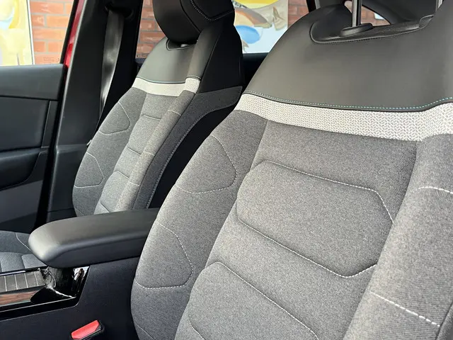 Citroën ë-C4 So Black 50 kWh 2022 Elektrisch 28