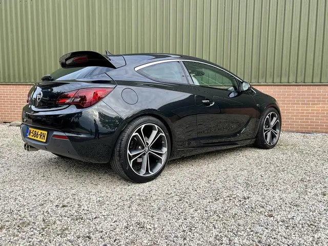 Opel Astra GTC 1.6 Turbo Sport - OPC Pakket 2012 Benzine 44
