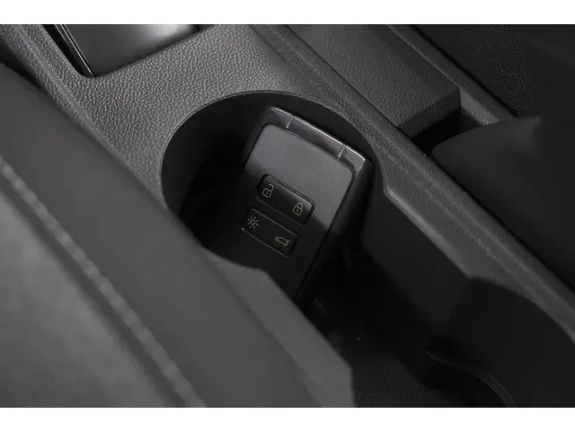 Renault Clio TCe 90 GPF Evolution 2024 Benzine 41