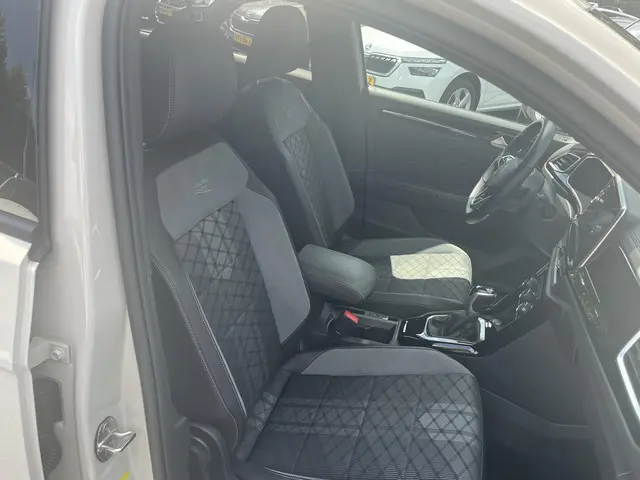 Volkswagen T-Roc 1.5 TSi DSG R-Line (2X) 2022 Benzine 30