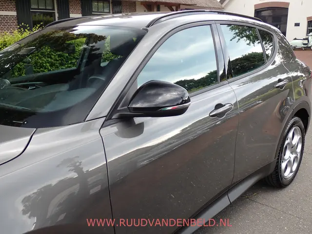 Alfa Romeo Tonale 1.5T Hybrid Sprint 2023 Hybride Benzine 7