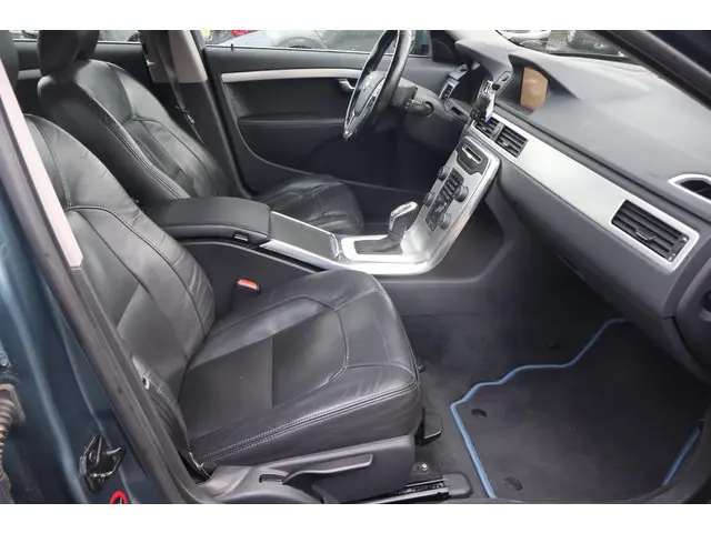 Volvo V70 2.0 D4 Summum 2013 Diesel 12