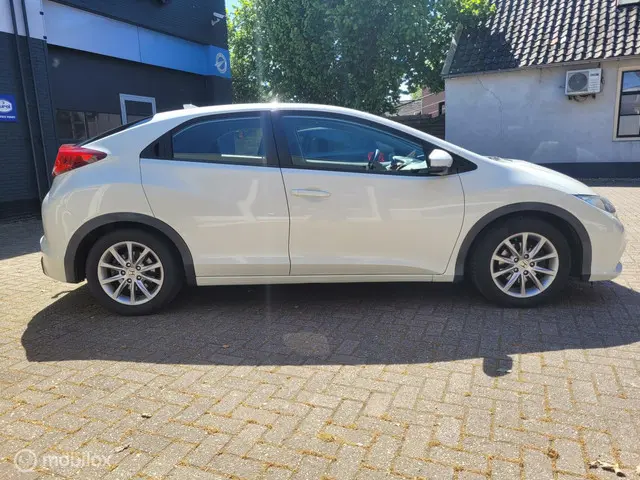 Honda Civic 1.4 Comfort cruise/clima/trekhaak 2014 Benzine 3