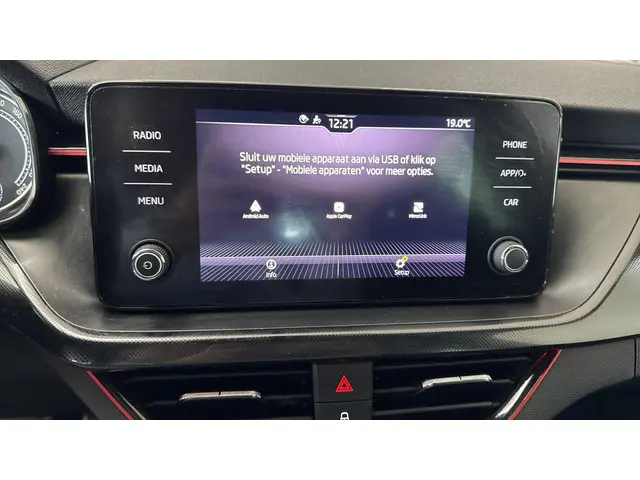 Škoda Scala 1.0 TSI Sport Business 2023 Benzine 24