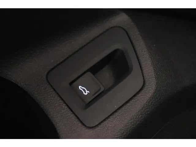 Volkswagen Passat 1.5 TSI R-Line Business + 2022 Benzine 31