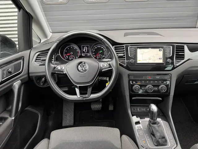 Volkswagen Golf Sportsvan 1.4 TSI Highline 2017 Benzine 25