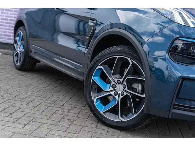 Lynk & Co 01 1.5 2021 Hybride Benzine 42