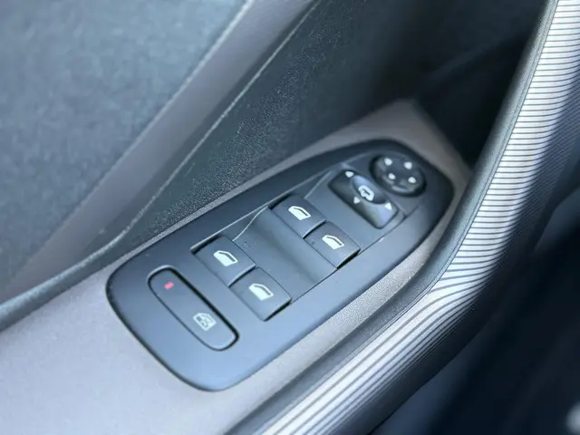 Peugeot 2008 1.6 VTi Féline 2013 Benzine 27