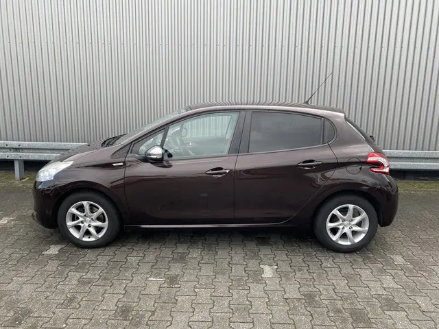 Peugeot 208 1.2 VTi Urban Soul 2013 Benzine 9