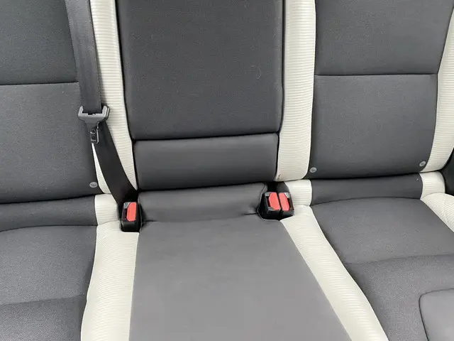 Volvo V60 1.6 T3 R-Design 2013 Benzine 28