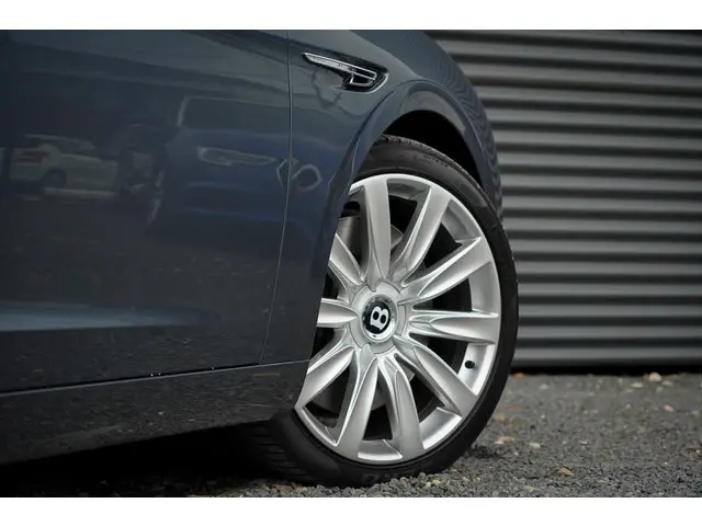 Bentley Flying Spur 6.0 W12 2016 Benzine 76