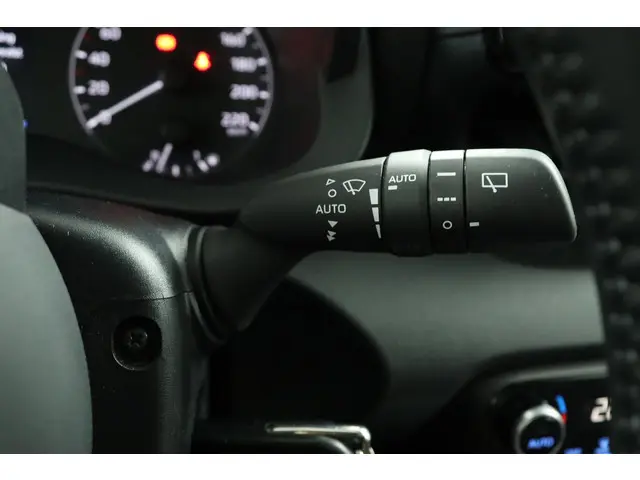 Toyota Yaris 1.5 Hybrid Active 2022 Hybride Benzine 30