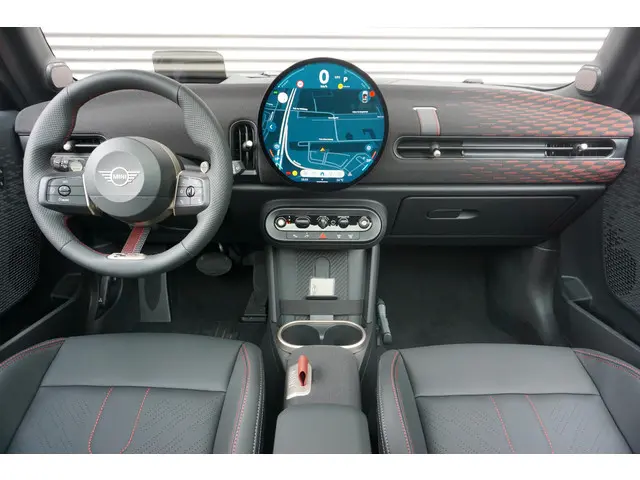 MINI 3-Deurs C 2024 Benzine 31