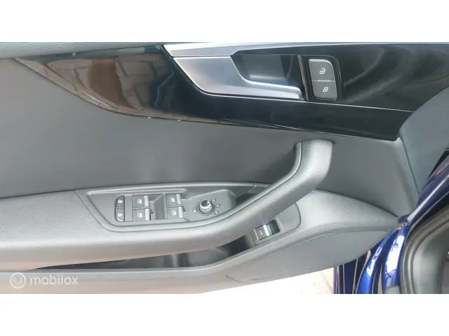 Audi A4 Avant 35 TFSI S edition 2022 Benzine 19
