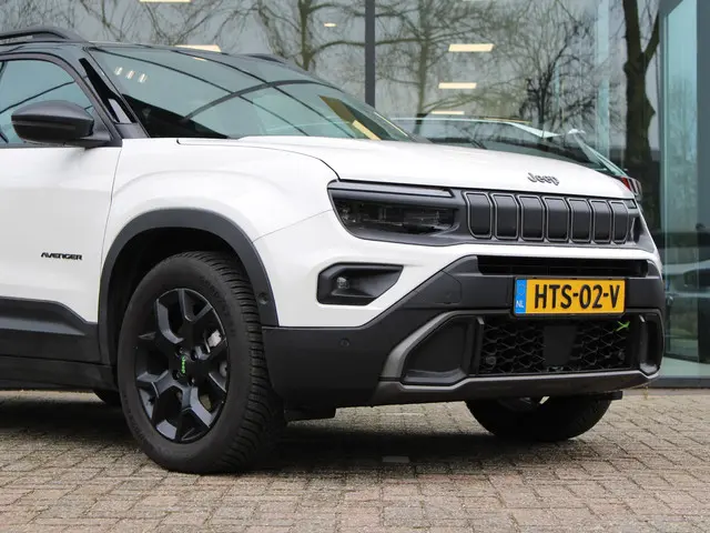 Jeep Avenger 1.2T 4xe Overland 2025 Hybride Benzine 10
