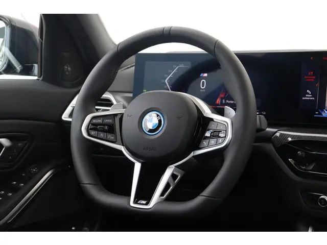 BMW 3 Serie 330e xDrive 2025 Hybride Benzine 17