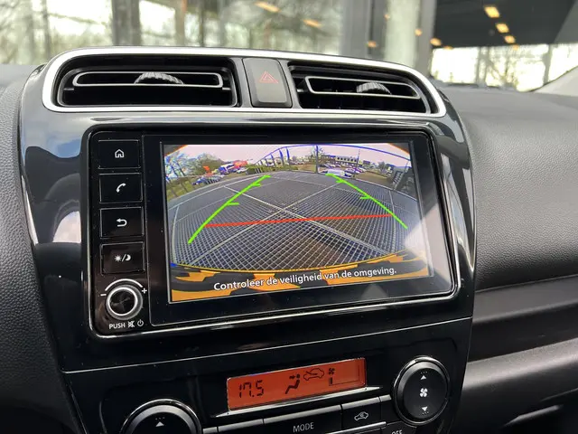 Mitsubishi Space Star 1.2 Dynamic 2024 Benzine 11