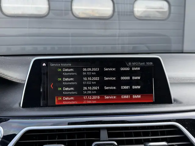 BMW 7 Serie 750i xDrive High Executive 2018 Benzine 29