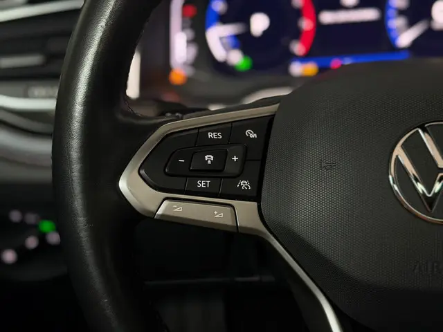 Volkswagen Polo 1.0 TSI R-Line / Pano / Navi / 2022 Benzine 24