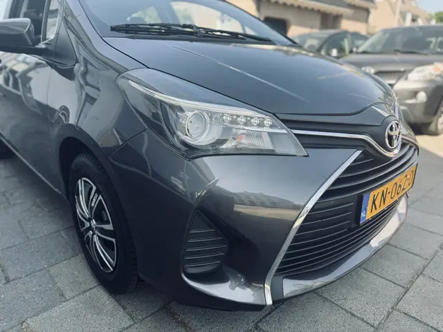 Toyota Yaris 1.0 VVT-i Aspiration 2016 Benzine 10