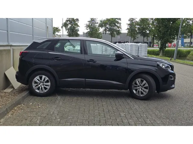 Peugeot 3008 1.2 PureTech Active 2018 Benzine 4