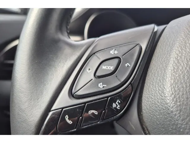 Toyota C-HR 1.8 Hybrid Style 2019 Hybride Benzine 21