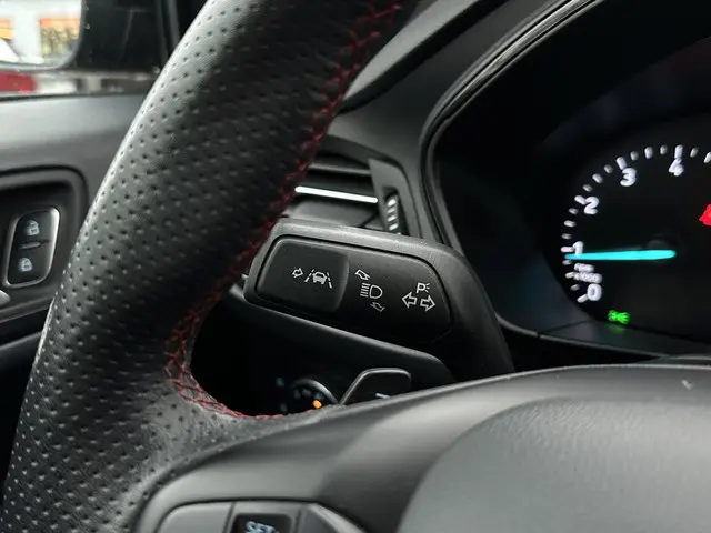 Ford Focus Wagon 1.0 EcoBoost ST Line 2019 Benzine 18