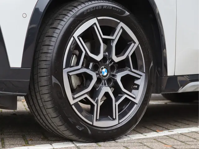 BMW X1 sDrive18i 2023 Benzine 10