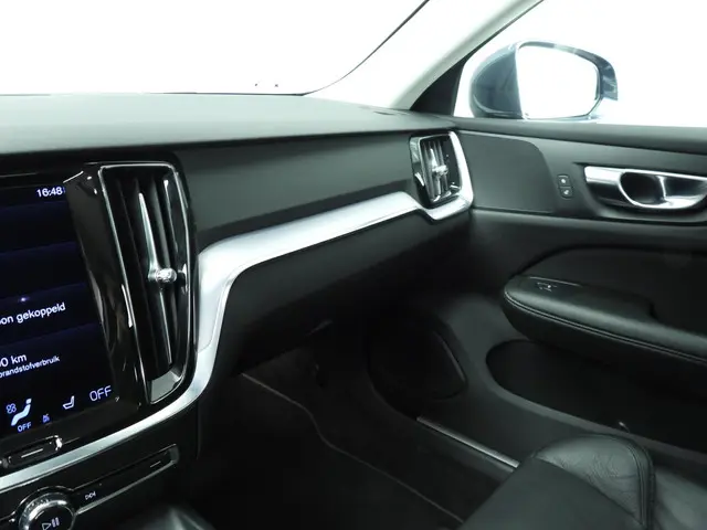 Volvo V60 2.0 B4 MHEV diesel R-Design 2021 Diesel 19