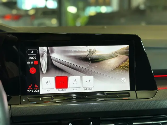 Volkswagen Golf 2.0 TSI GTI|PANO|BOMVOL! 2021 Benzine 24