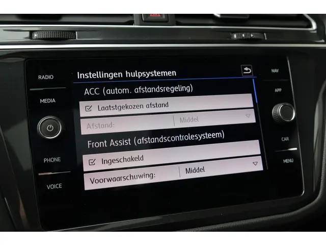 Volkswagen Tiguan 1.5 TSI R-Line Highline 2021 Benzine 33