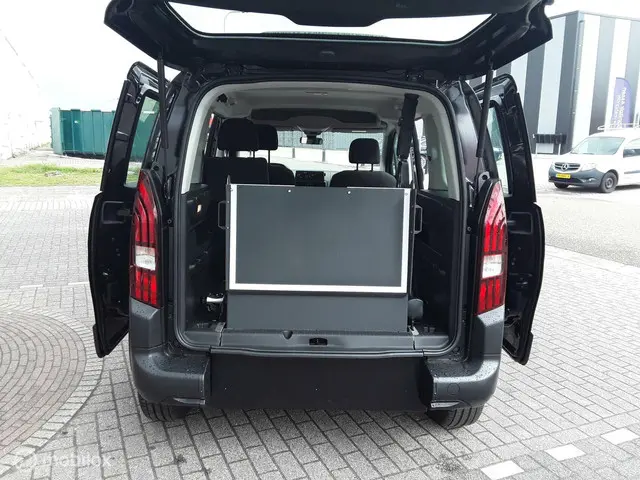 Peugeot Rifter 1.2 Puretech Allure 2021 Benzine 5