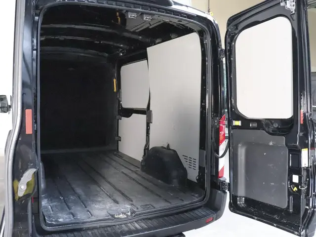 Ford Transit 290 2.0 TDCI L2H2 Trend 2024 Diesel 5