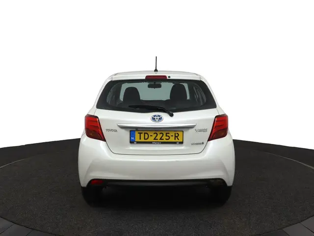 Toyota Yaris 1.5 Hybrid Lease 2015 Hybride Benzine 63
