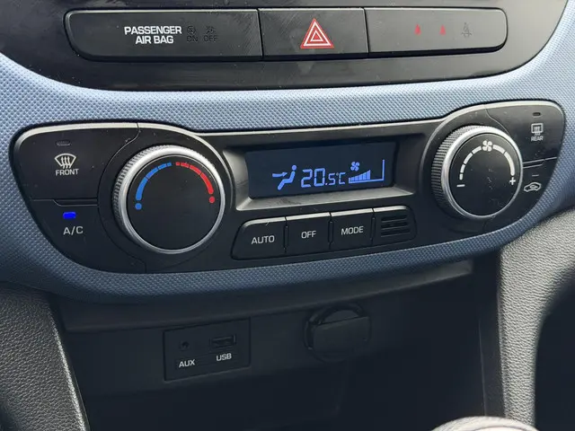 Hyundai i10 1.0i i-Motion Comfort Plus 2016 Benzine 14