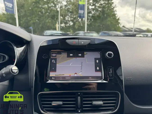 Renault Clio 0.9 TCe Limited 2018 Benzine 12