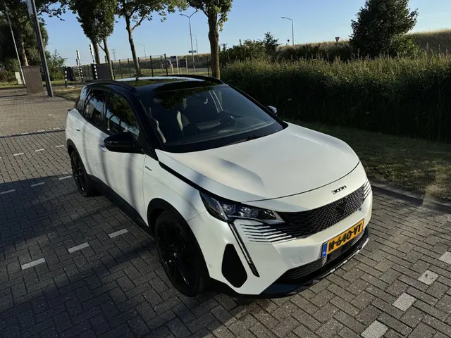 Peugeot 3008 1.6 HYbrid GT P.Bns 2021 Hybride Benzine 9