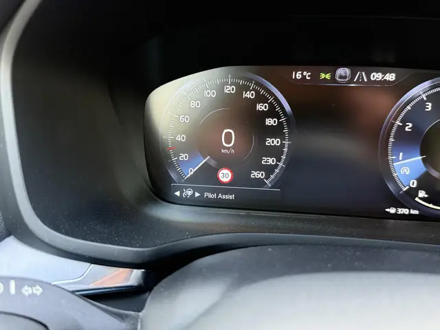 Volvo V60 2.0 B4 Business Pro 2021 Benzine 26