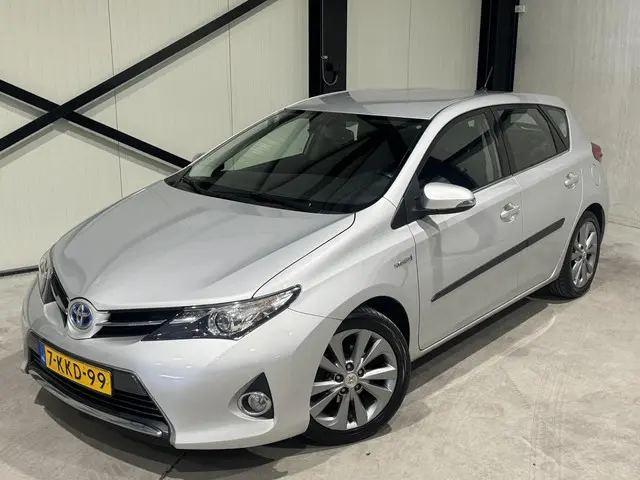 Toyota Auris 1.8 Hybrid Dynamic 2013 Hybride Benzine 18