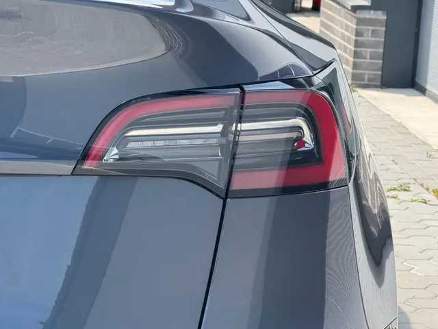 Tesla Model Y Long Range AWD 75 kWh 2021 Elektrisch 10