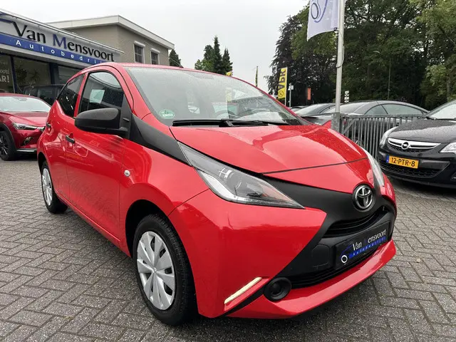 Toyota Aygo 1.0 VVT-i x-now 5 drs 2017 Benzine 6