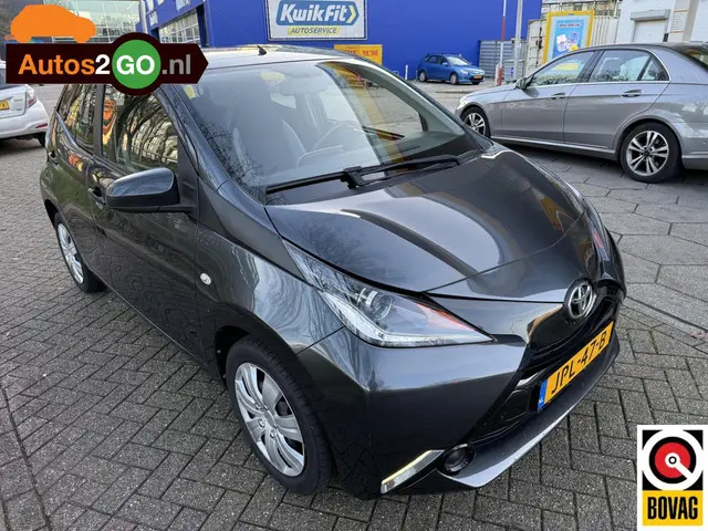 Toyota Aygo 1.0 VVT-i x-play 2014 Benzine 18