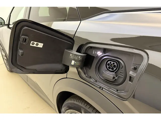 Peugeot e-3008 Allure 73 kWh 2024 Elektrisch 17