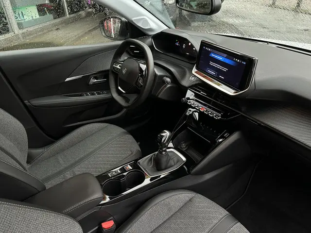 Peugeot 208 1.2 PureTech Allure Pack 2024 Benzine 3