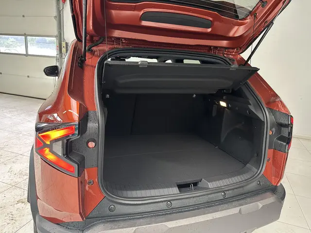 Dacia Duster 1.6 Hybrid 140 Journey 2025 Hybride Benzine 8
