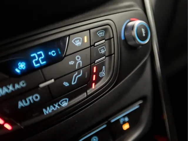 Ford B-MAX 1.0 EcoBoost Titanium Sport 2015 Benzine 10