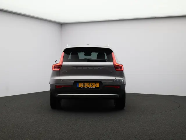 Volvo XC40 B3 163PK Core Business Edition 2025 Benzine 21
