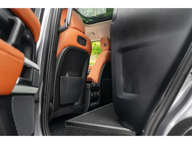 Land Rover Defender 3.0 P400 110 MHEV S 2021 Benzine 19