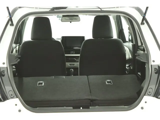 Suzuki Swift 1.2 Select Smart Hybrid 2025 Benzine 26